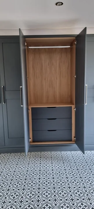 Fitted bedroom furniture by RW Joinery — photograph 03
