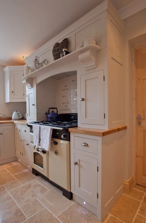 Handcrafted kitchen by RW Joinery — photograph 32