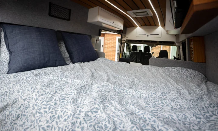 Motorhome conversion by RW Joinery — photograph 08